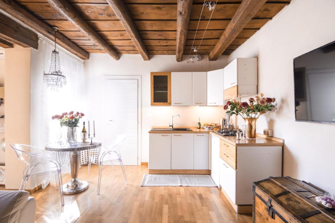 شقة La Soffitta Di Giulietta - Design Loft فيرونا المظهر الخارجي الصورة